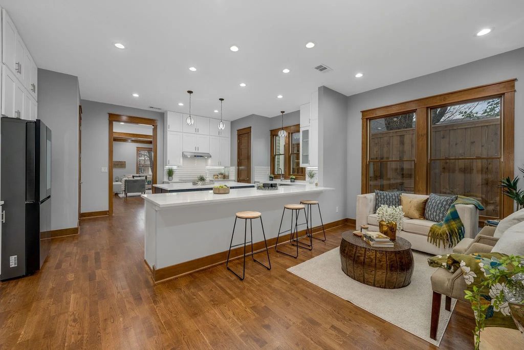 6045-6047 Velasco Avenue, Dallas