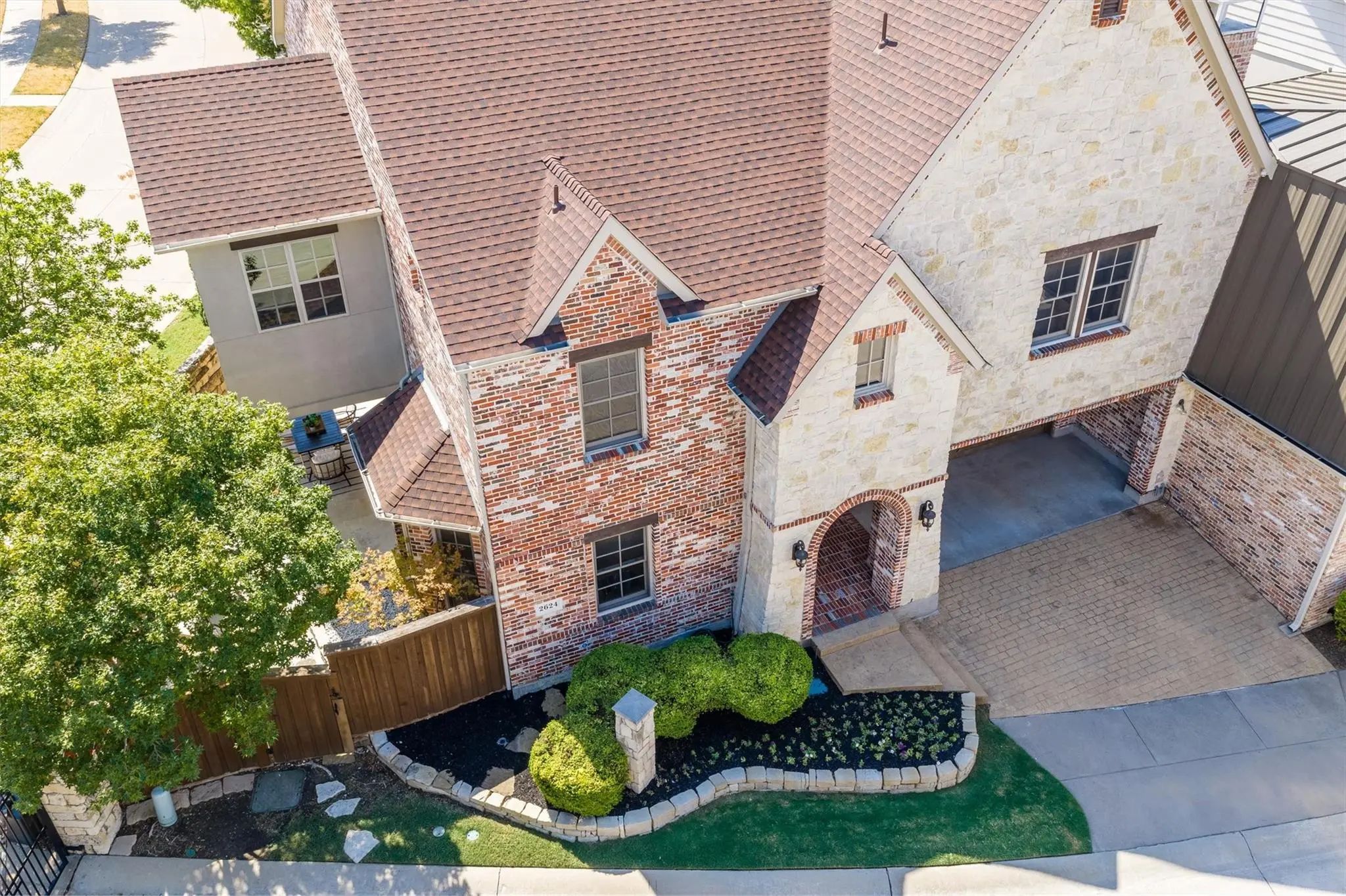Photo of Listing #21394772