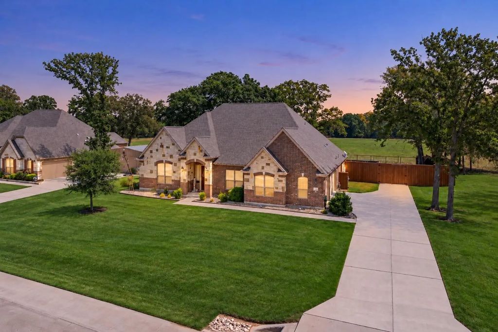 107 Willow Oak Drive, Krugerville
