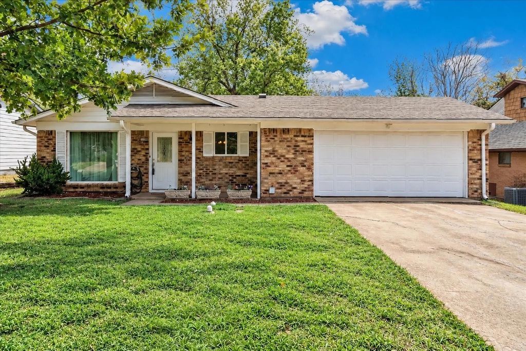 1109 S Valentine Drive, Sherman