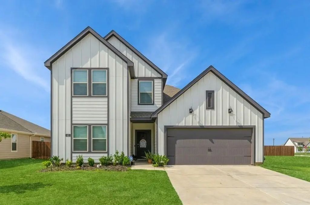 822 Amelia Court, Pilot Point