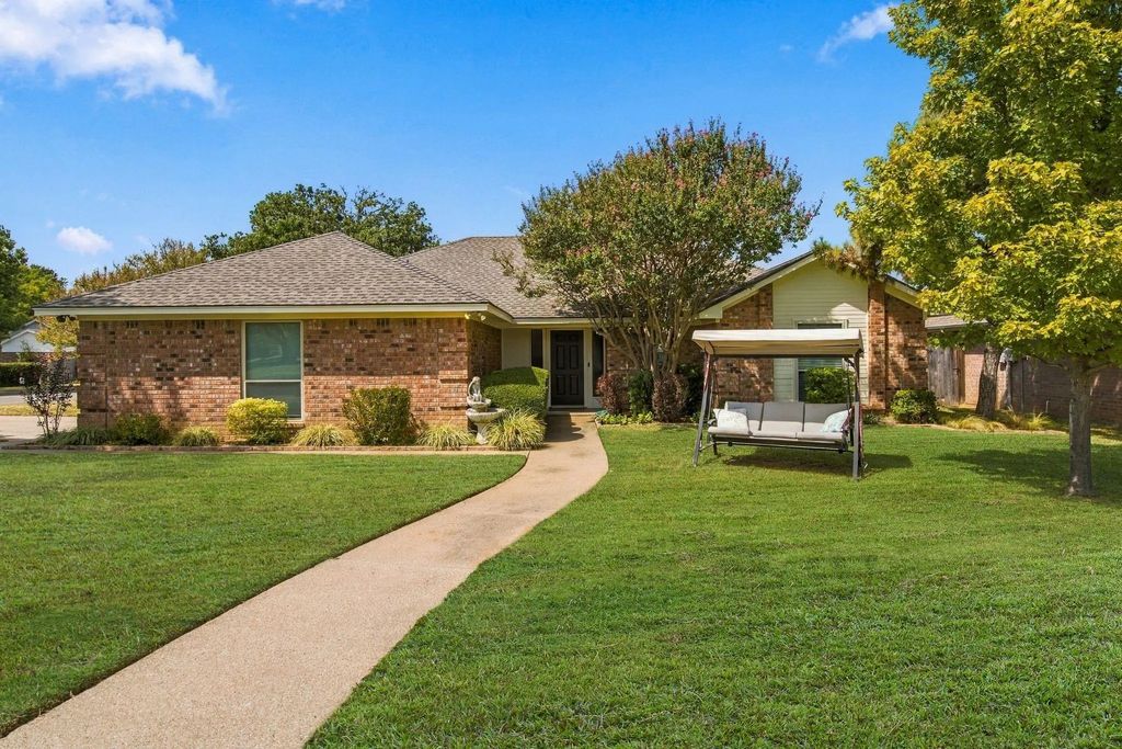 7101 Hazel Place, North Richland Hills
