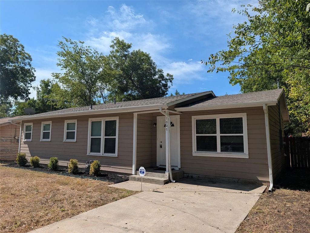 1007 N Walnut Street, Cleburne
