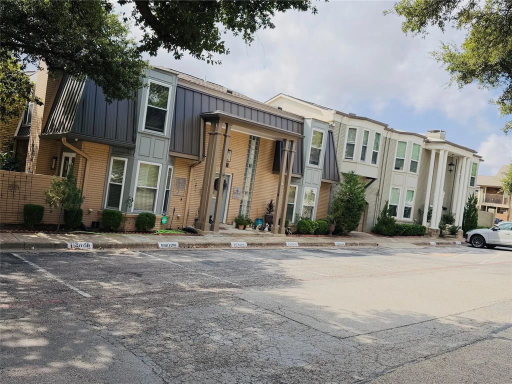 15929 Archwood Lane 1035, Dallas