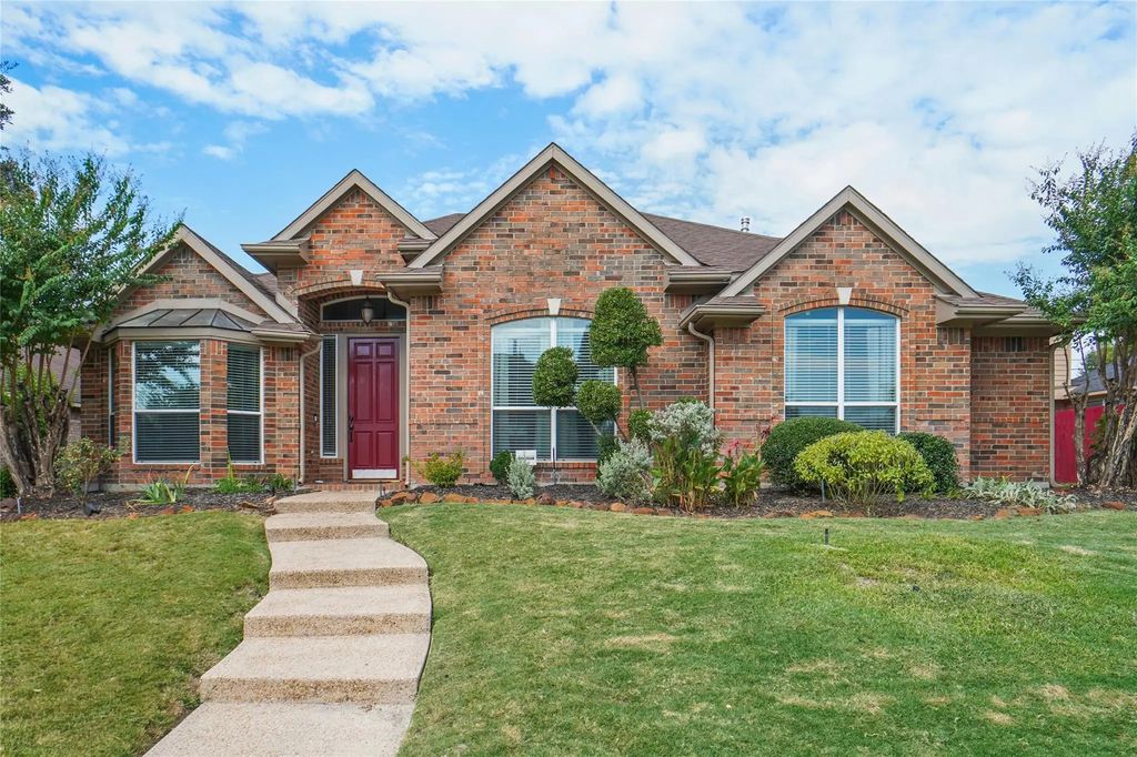 1828 Lacey Oak Lane, Keller