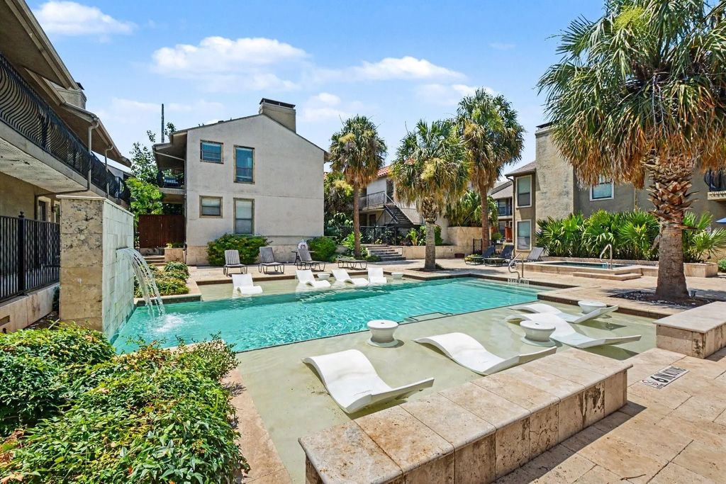 5806 Birchbrook Drive 210, Dallas