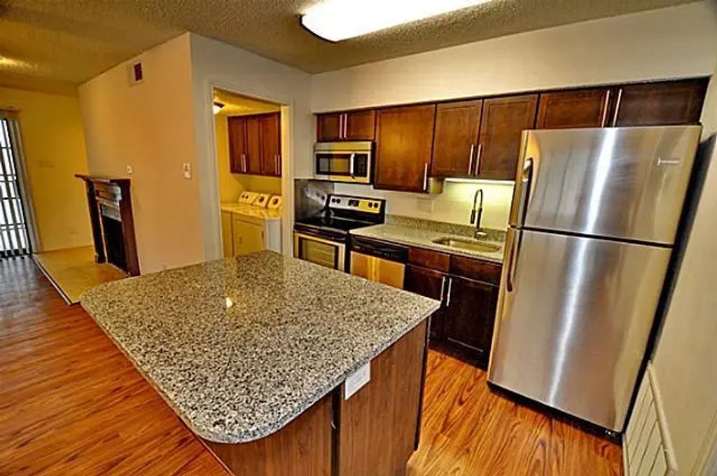 6910 Skillman Street 1013, Dallas