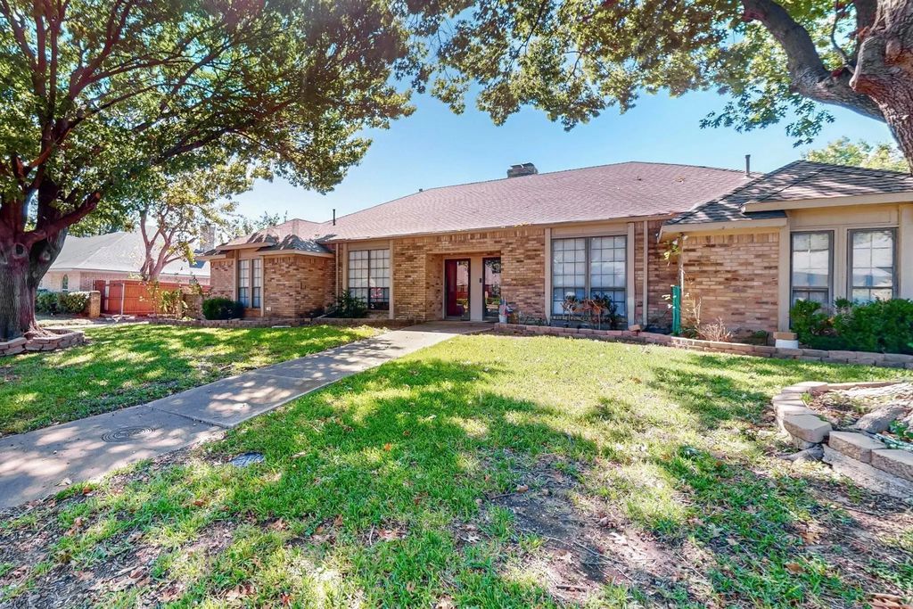 7113 Pleasant View Drive, Dallas