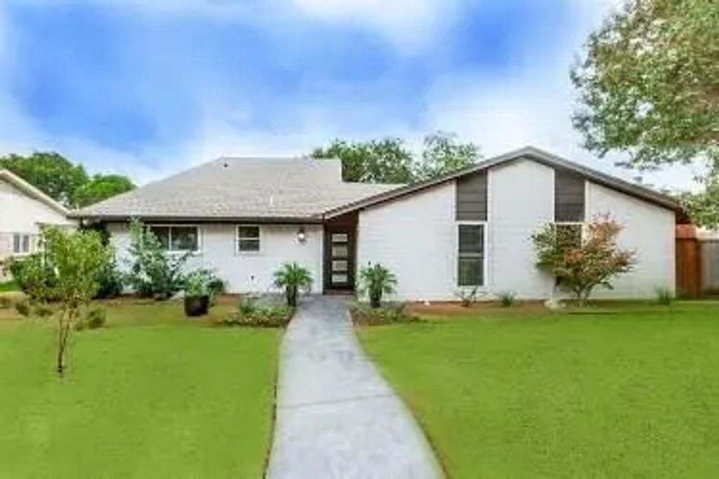 407 Pleasant Valley Lane, Richardson
