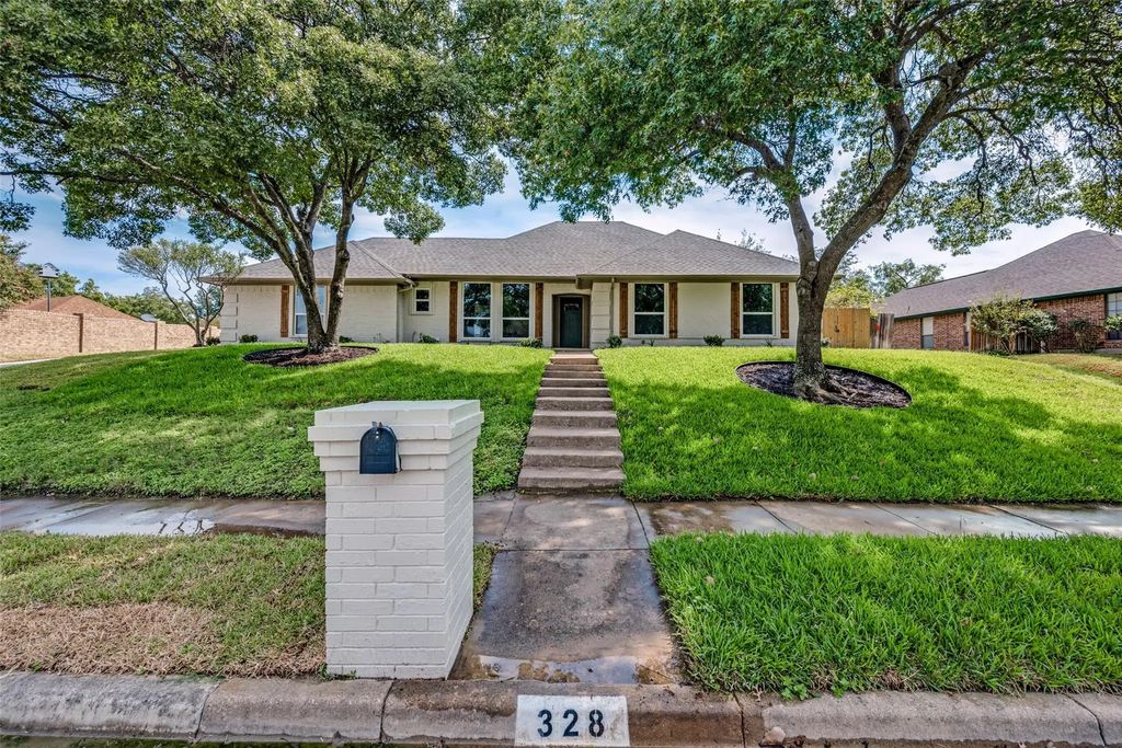 328 Sexton Lane, Benbrook