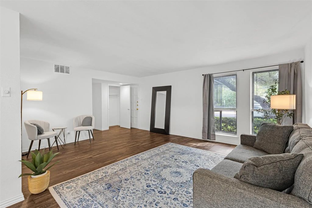 4933 Skillman Street 147, Dallas