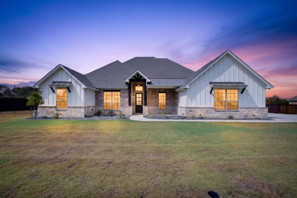1009 Tobey Court, Aledo