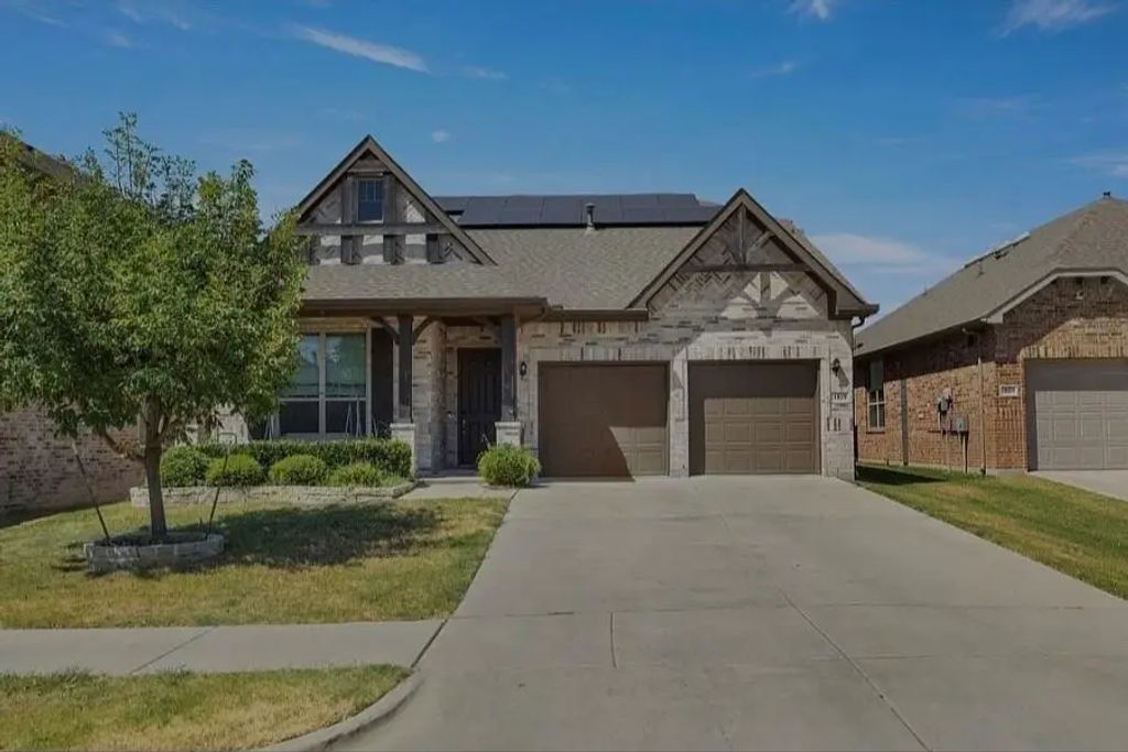 1819 Lone Lynx Way, Wylie