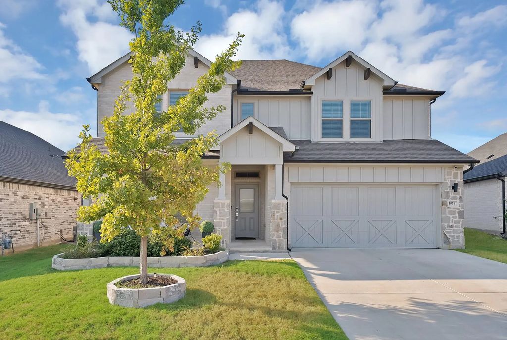 10541 Big Lagoon Drive, Fort Worth