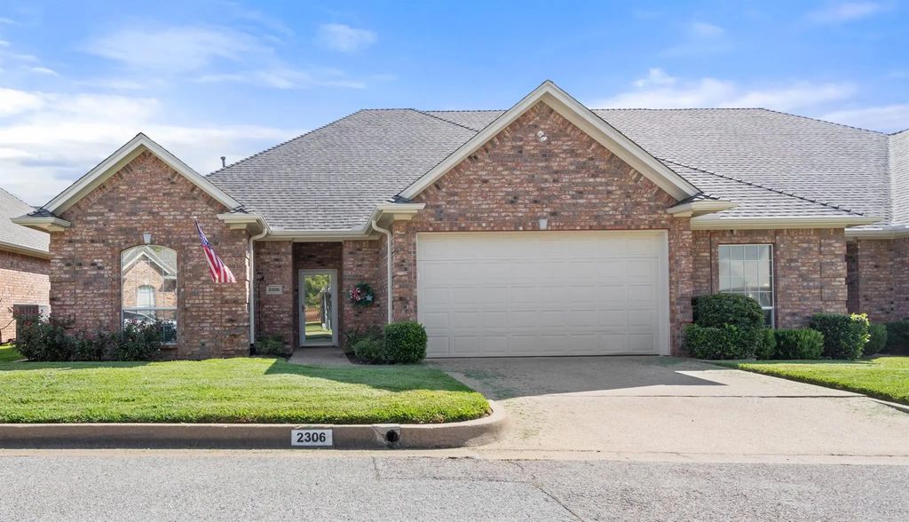 2306 Homestead Lane, Tyler
