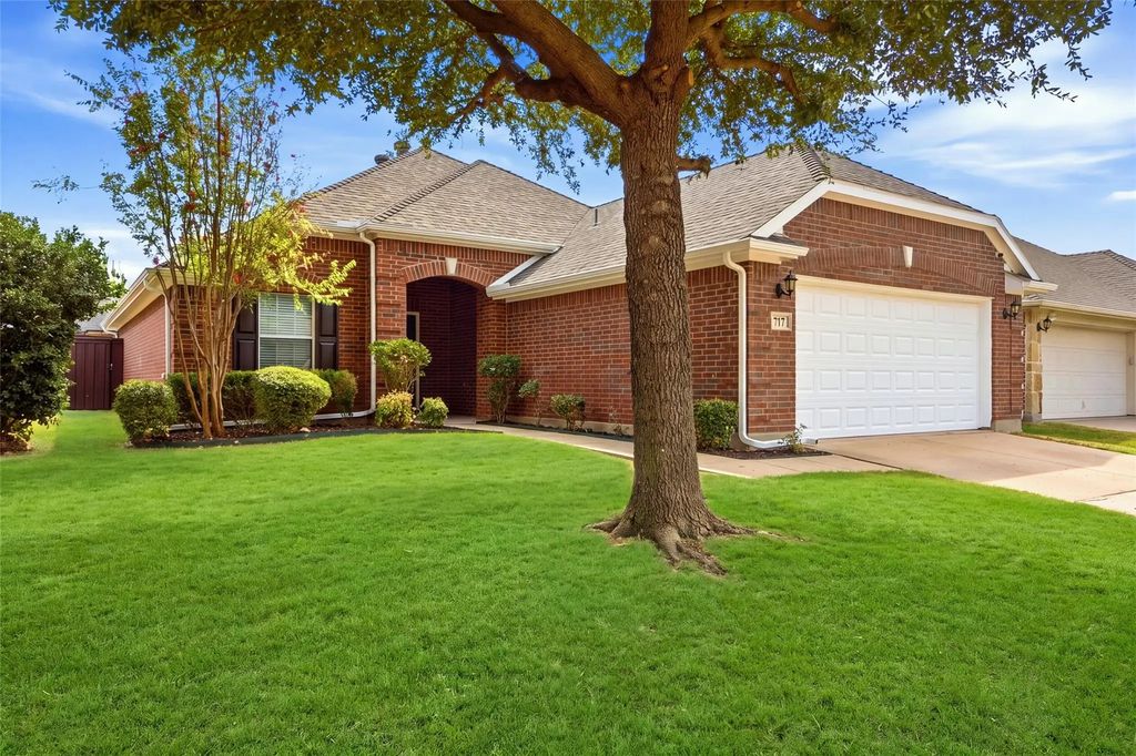 717 Creekside Drive, Little Elm