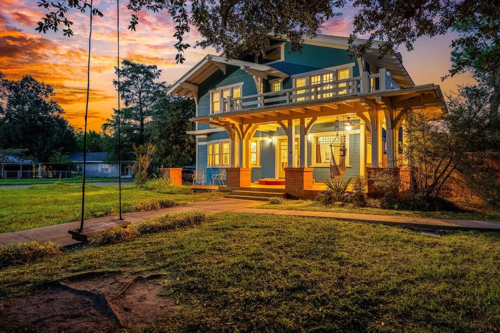 501 E Cobb Street, Groesbeck