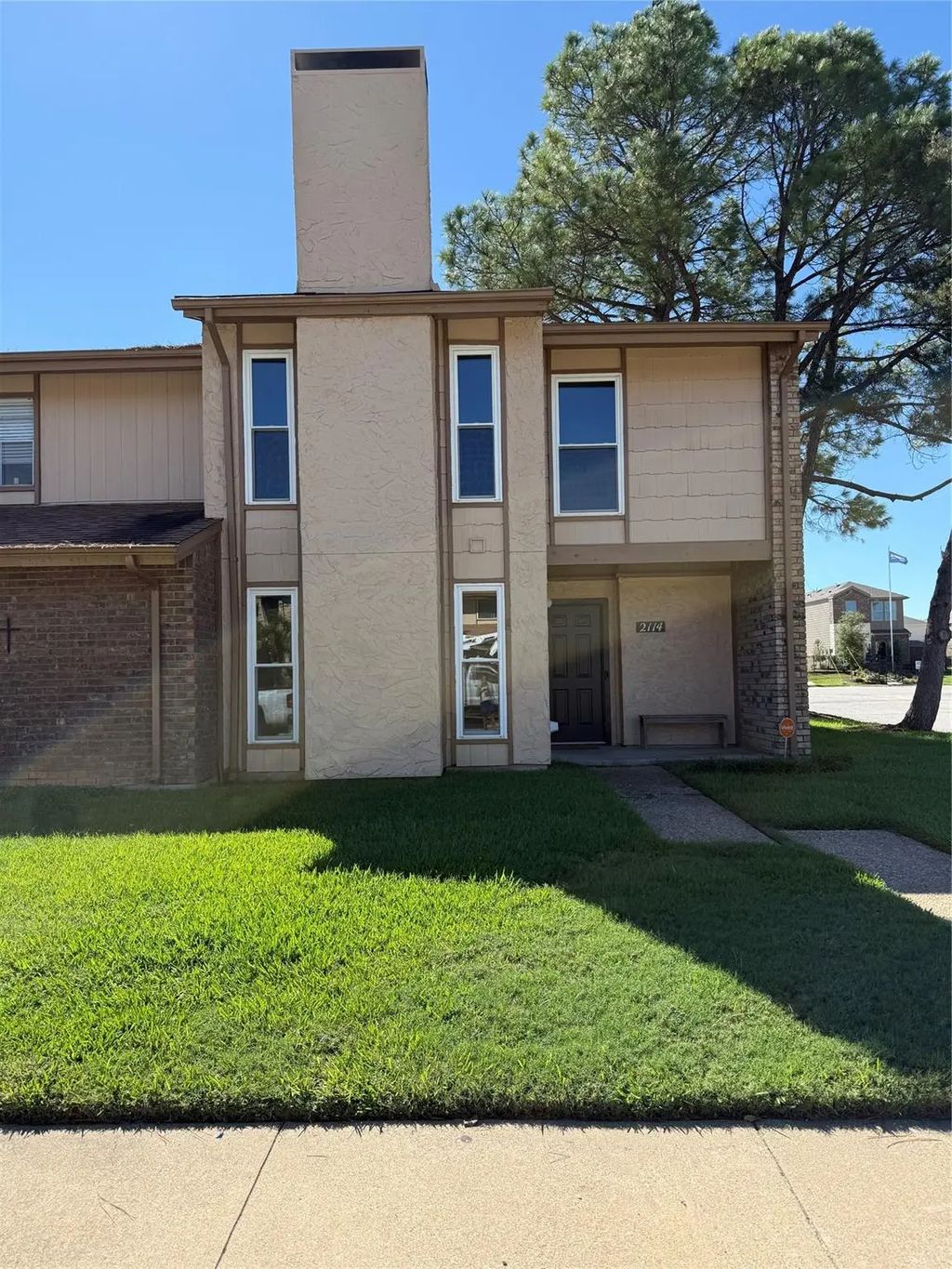 2114 Westmoor Place, Arlington