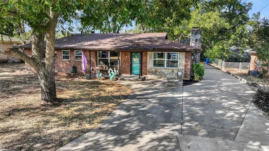 1772 N Bingham Street, Stephenville