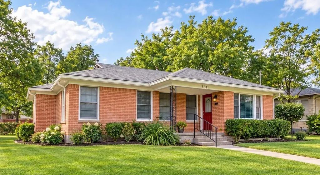 1311 S Edgefield Avenue, Dallas