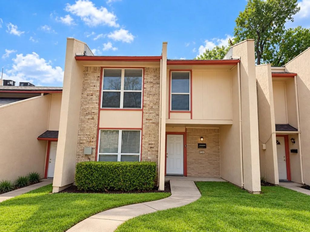 536 Valley Park Drive, Garland