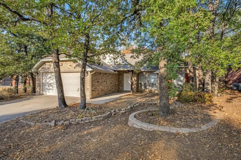 2104 Leslie Street, Denton