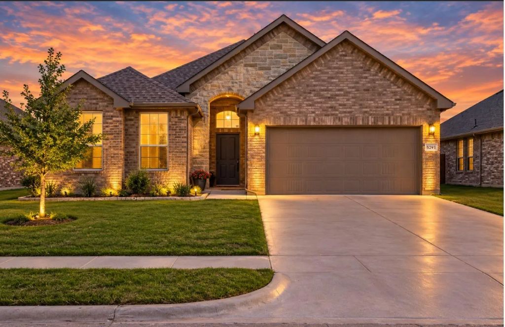 5291 Crystal Lake Avenue, Krum