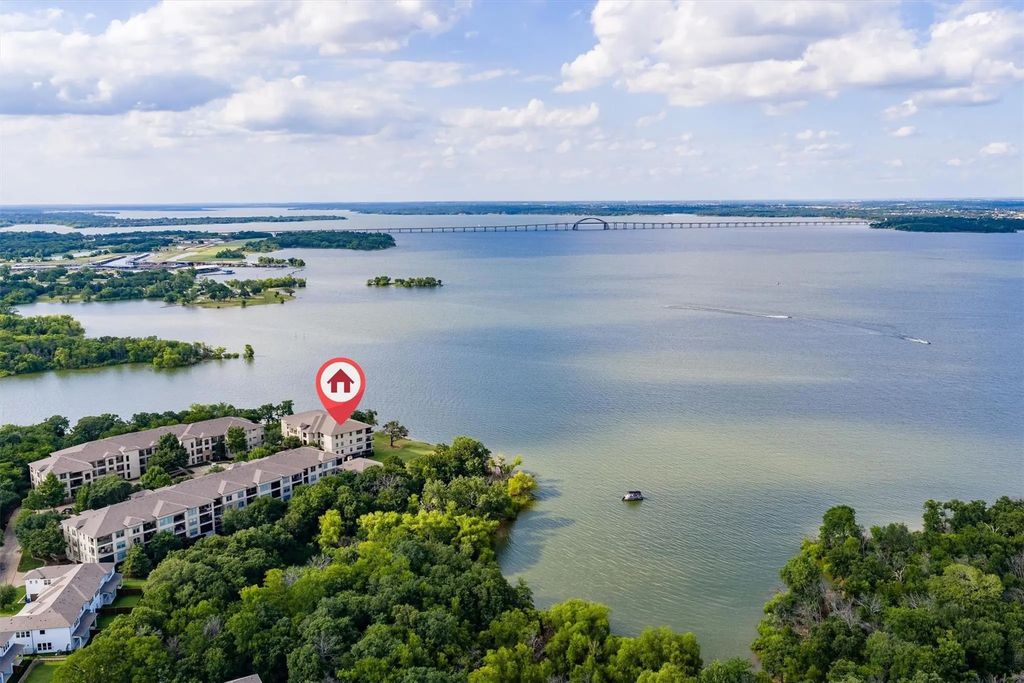 500 Waters Edge Drive 313, Lake Dallas