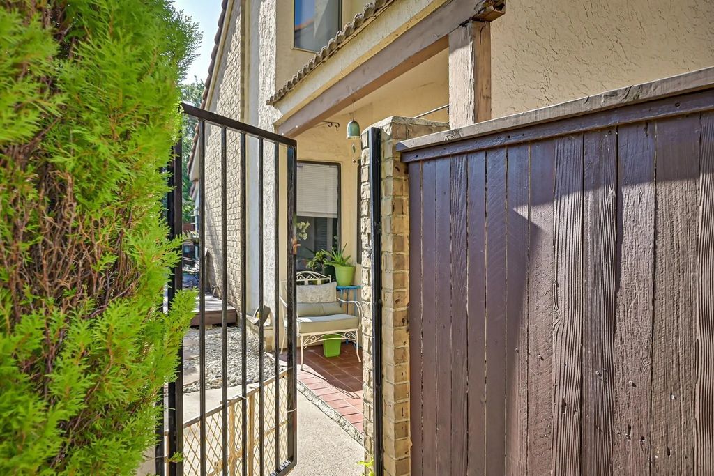 555 Ranch Trail 206, Irving