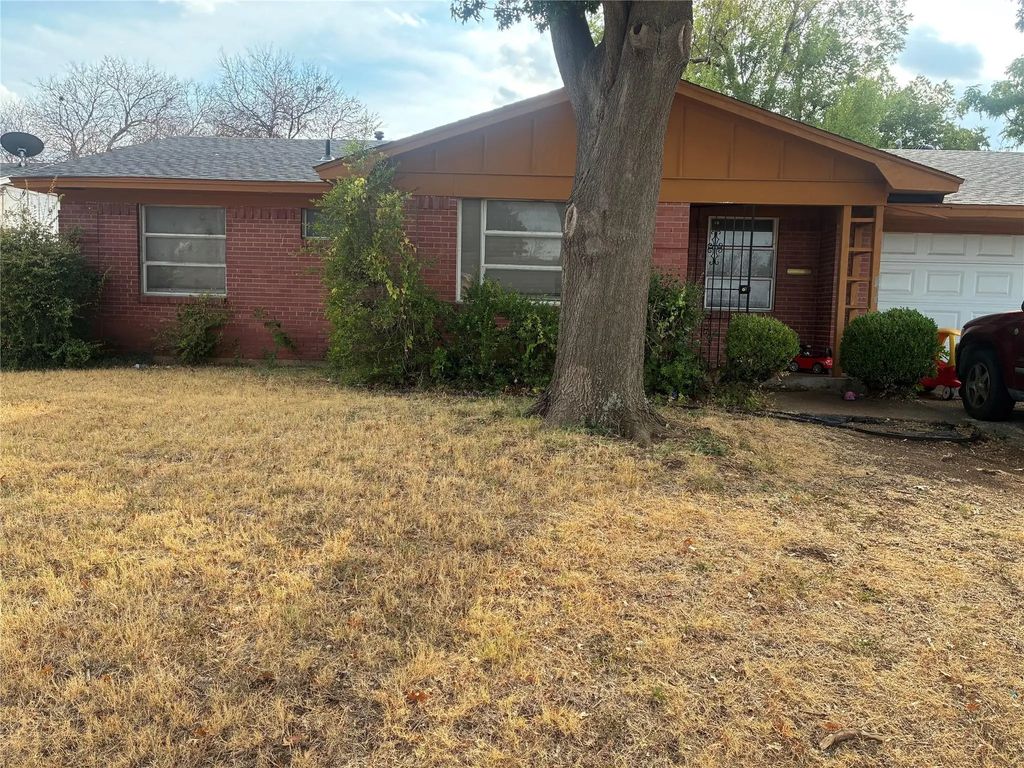 1424 Cloverdale Drive, Fort Worth