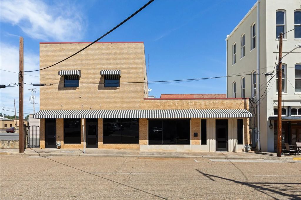 107 W Rusk, Marshall