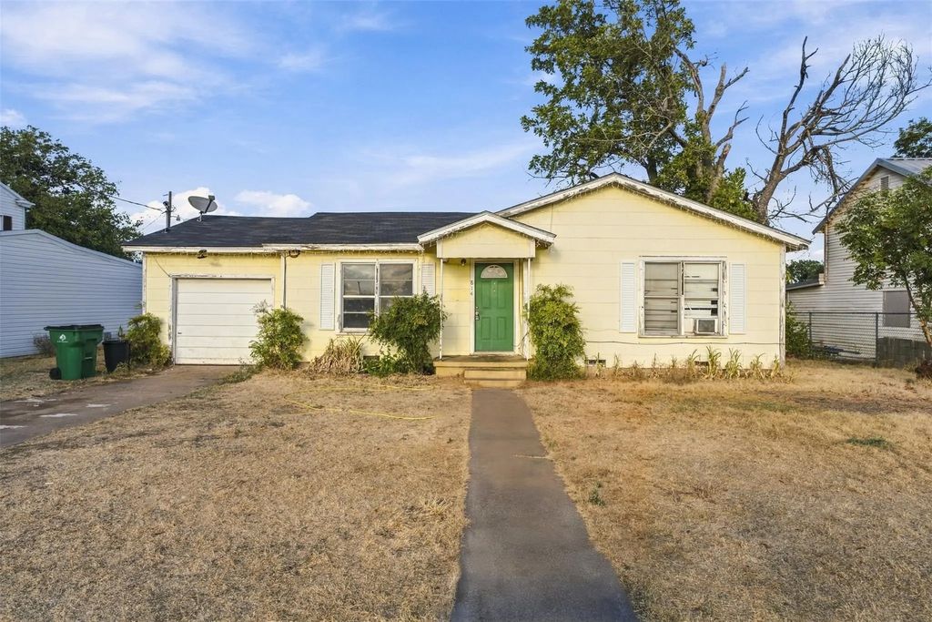 814 S Pierce Street, McGregor