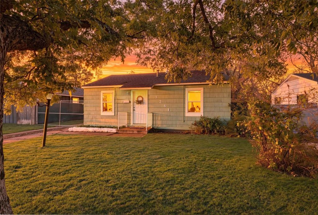 3261 Todd Avenue, Fort Worth