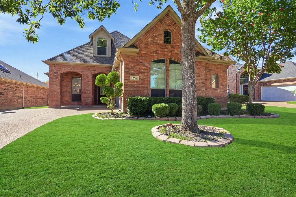 750 Village Green Drive, DeSoto