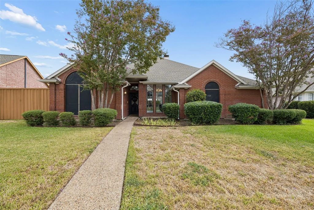 6656 Wickliff Trail, Plano