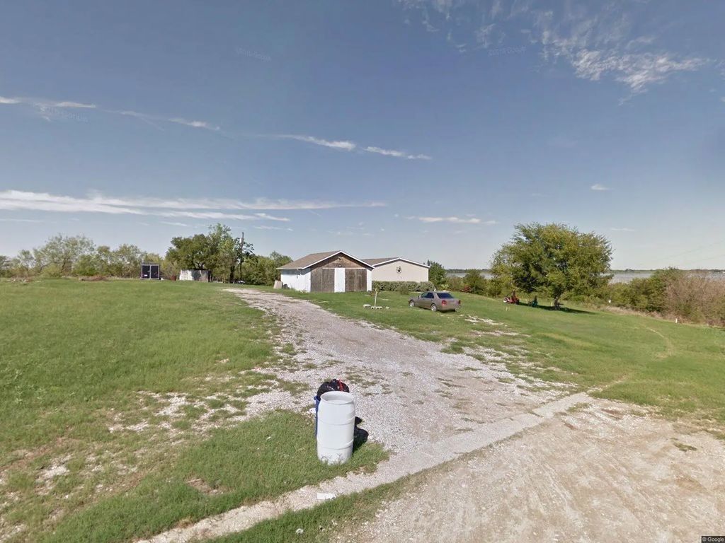135 County Road 3048, Corsicana