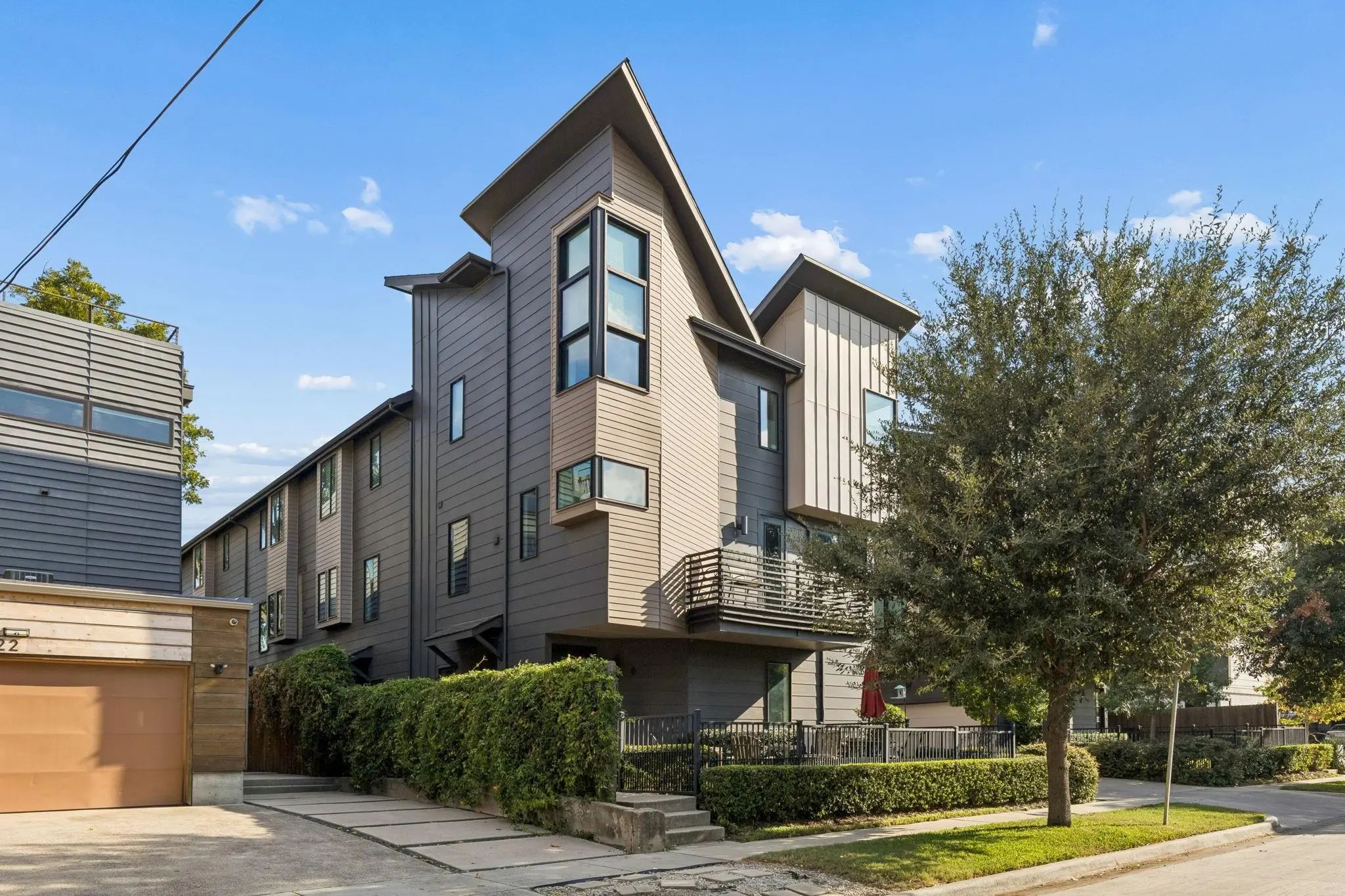 Photo of Listing #21398701