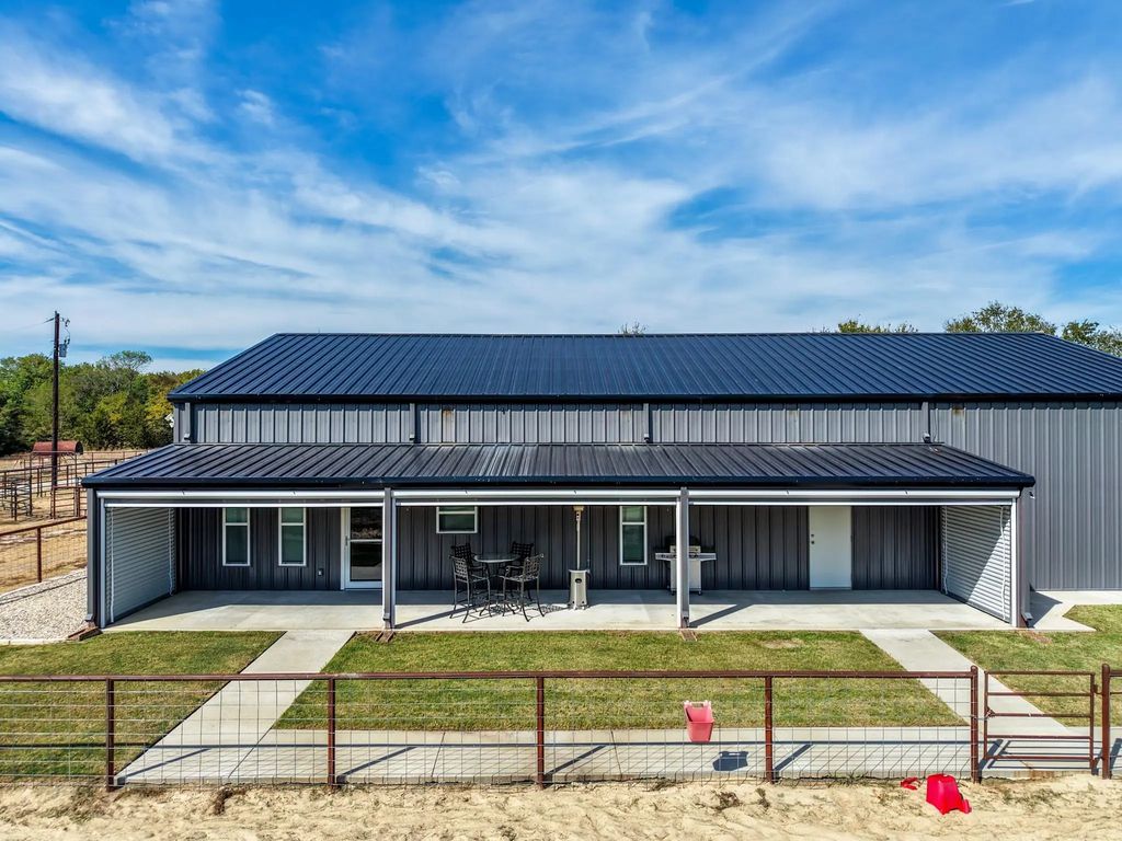297 County Road 4820, Sulphur Springs