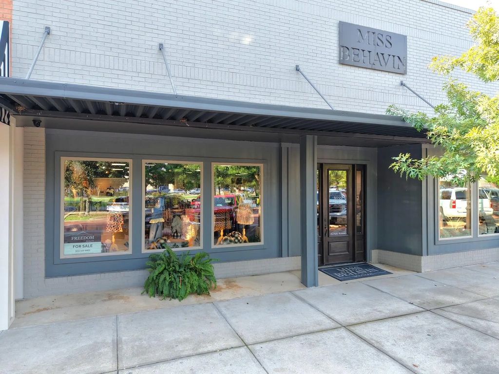 118 Main Street, Sulphur Springs