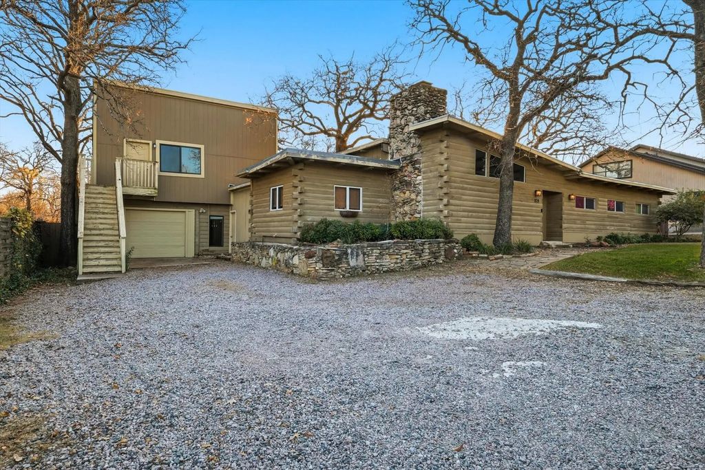 828 Highland Village Road, Highland Village