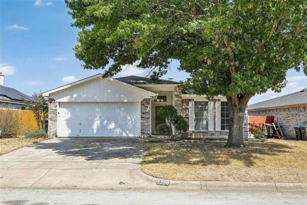 5558 Heatherglen Terrace, Fort Worth