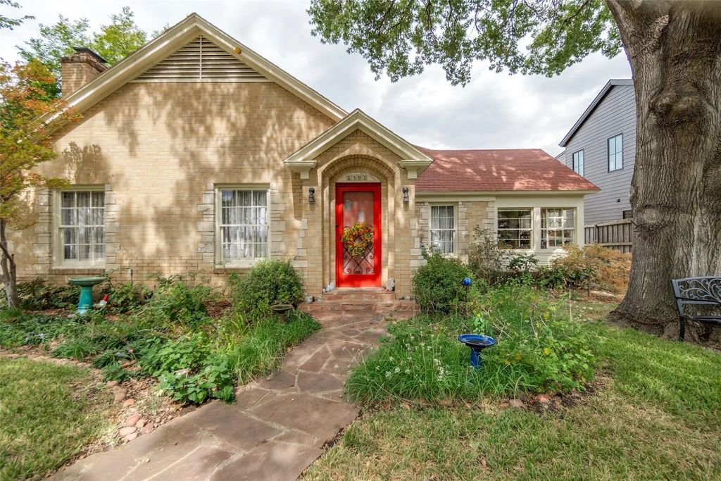 6903 Clayton Avenue, Dallas