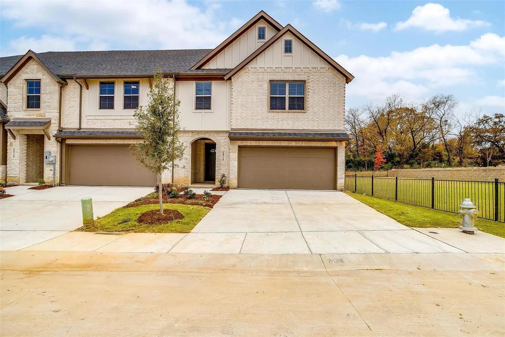 800 Homeplace Circle, Mansfield