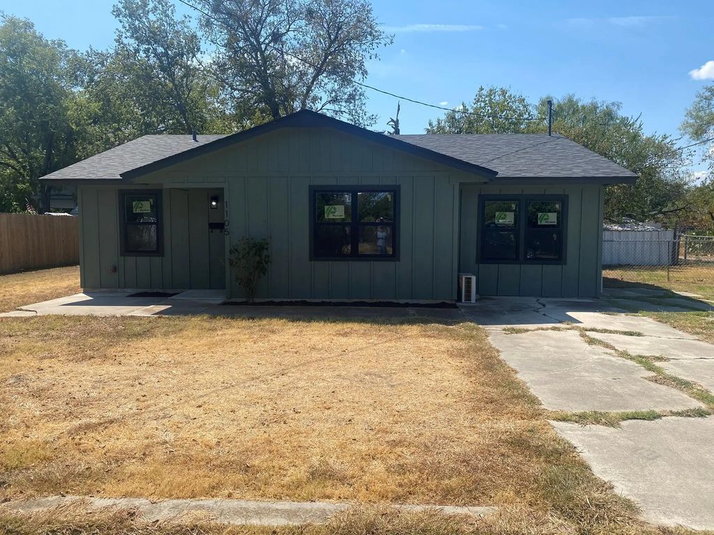 1105 9th Street, Brownwood