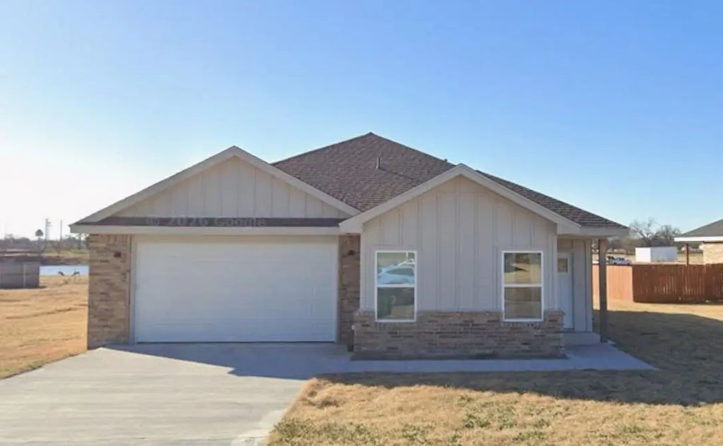 114 Shallow Water Court, Clyde