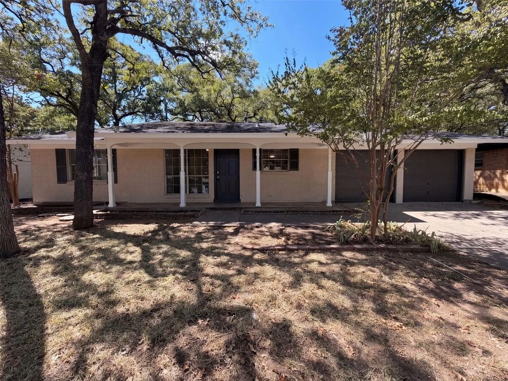 1229 King Drive, Bedford