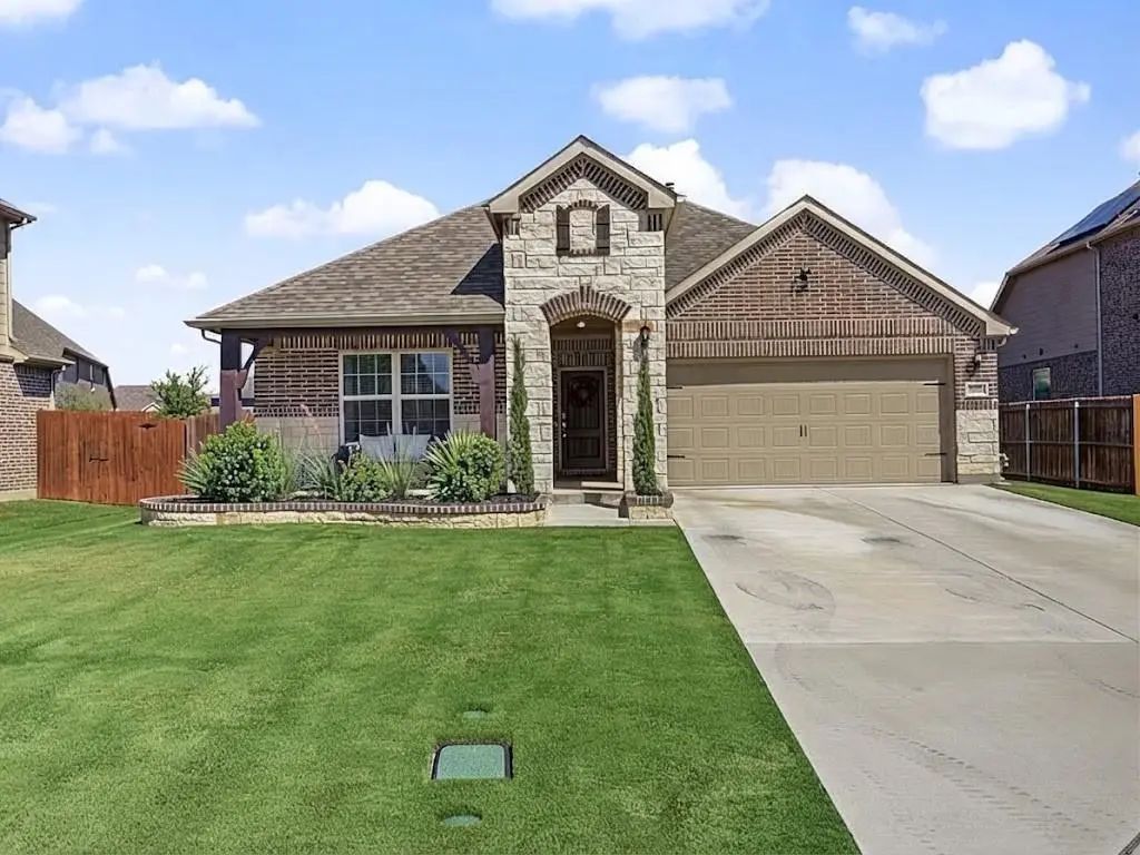 804 Sweeping Butte Drive, Fort Worth