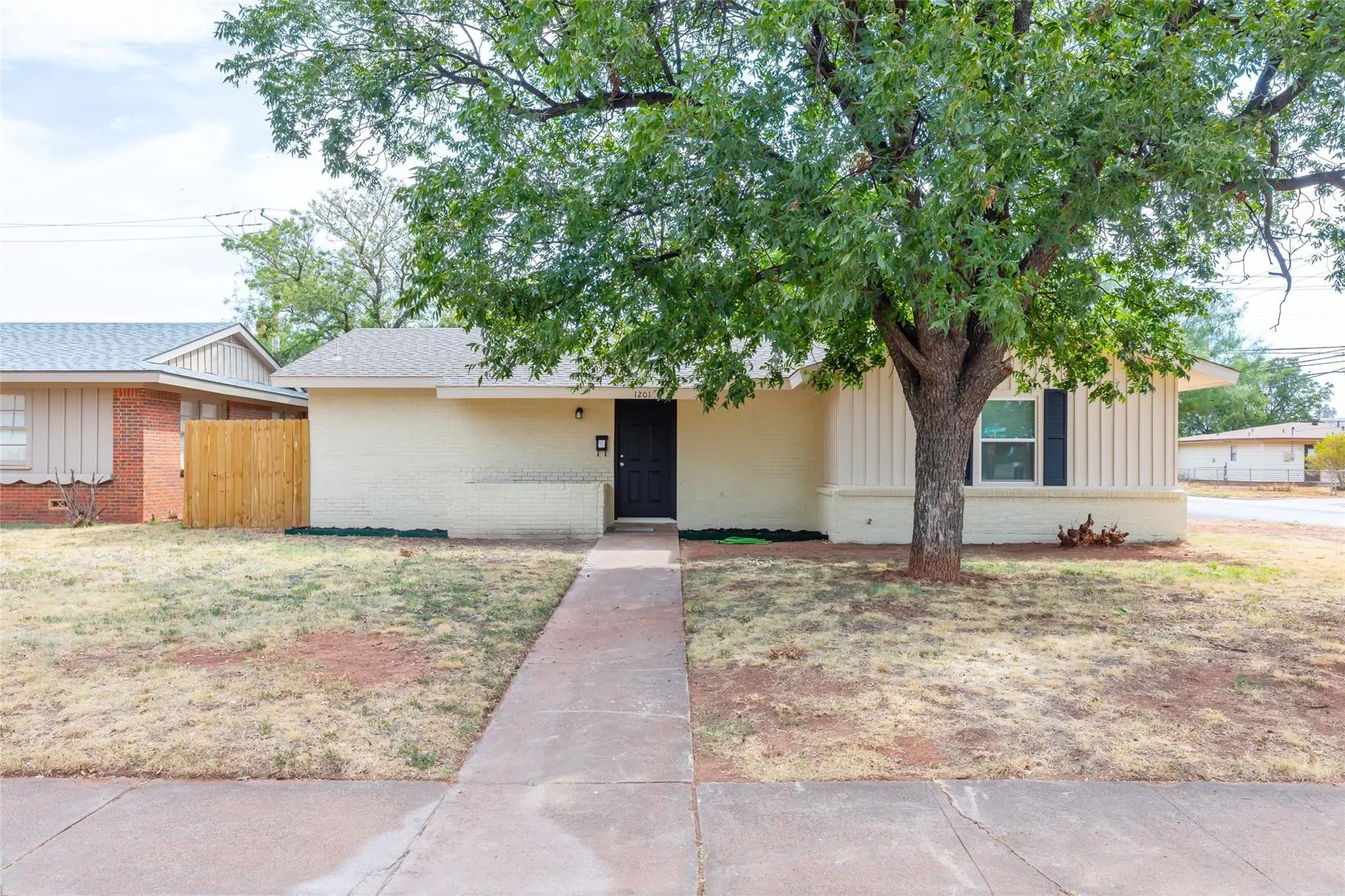 Photo of Listing #21399282