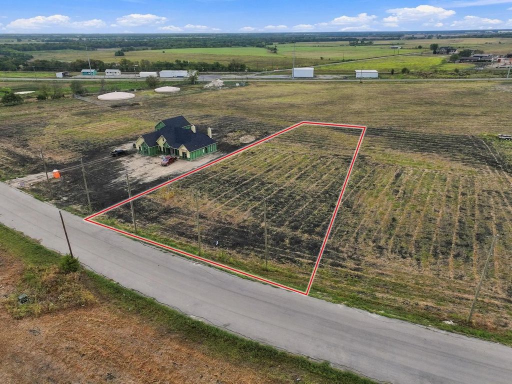 1935 County Road 2162, Caddo Mills