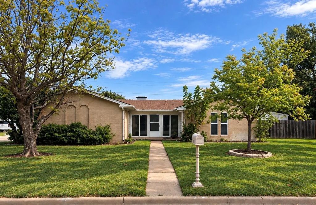 3001 S Murco Drive, Mineral Wells